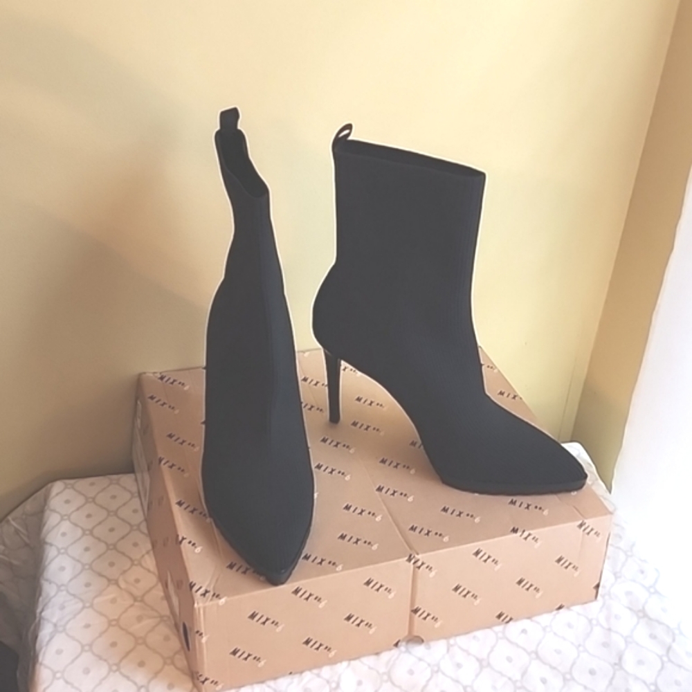 Stretch knit bootie heels